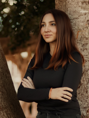 Kamila — Astrologer